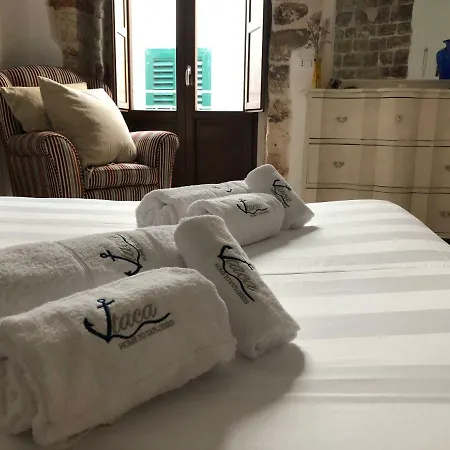 Itaca To Explorers In Holiday home