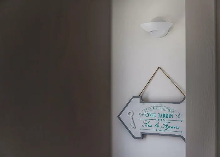 Itaca To Explorers In بولينيانو آ ماري